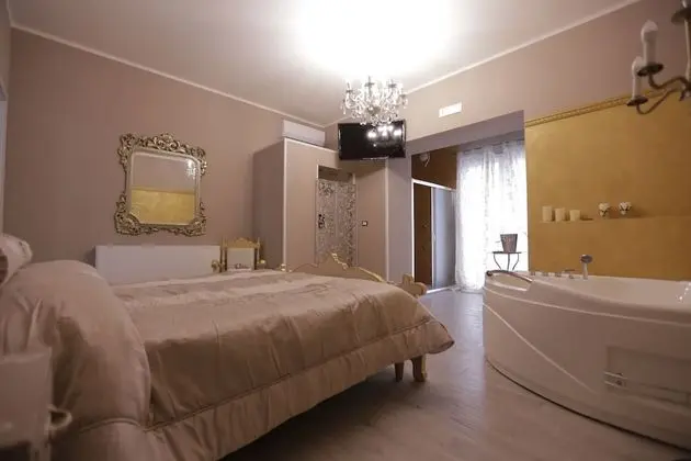 Tek Büyük Yataklı Oda (Romantica)