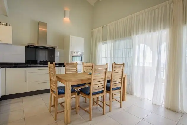 Luxury Penthouse, 3 Bedrooms, Oceanfront - Sunrise View