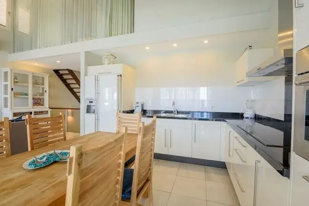 Luxury Penthouse, 3 Bedrooms, Oceanfront - Sunrise View
