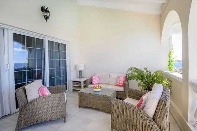 Luxury Penthouse, 3 Bedrooms, Oceanfront - Sunrise View