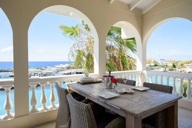 Luxury Penthouse, 3 Bedrooms, Oceanfront - Sunrise View
