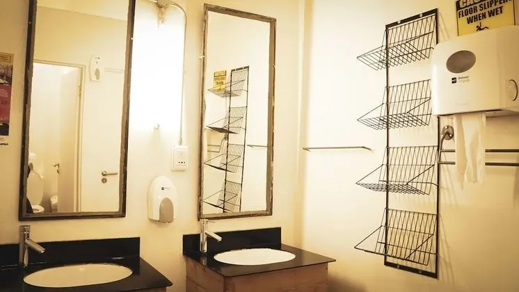 Standard Ortak Ranzalı Oda, Sadece kadınlar için, Ortak Banyo
