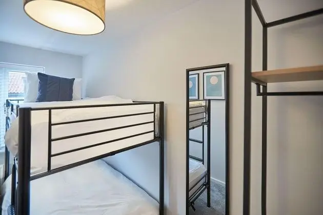 Ev