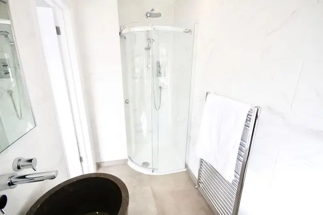 Ev
