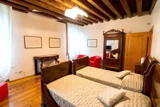 Superior Tek Büyük veya İki Ayrı Yataklı Oda