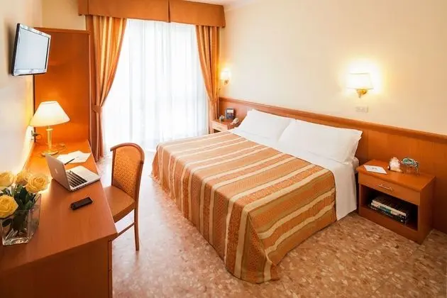 Comfort Tek Büyük veya İki Ayrı Yataklı Oda, Balkon