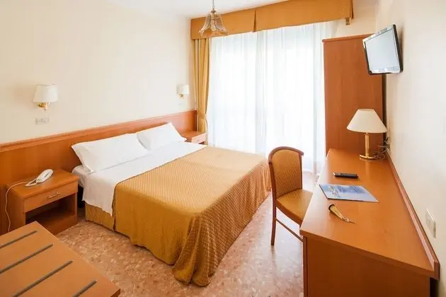 Comfort Tek Büyük veya İki Ayrı Yataklı Oda, Balkon