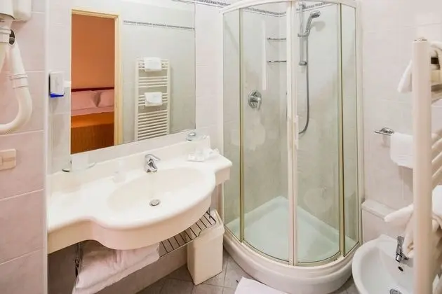 Comfort Tek Büyük veya İki Ayrı Yataklı Oda, Balkon