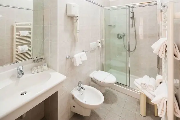 Comfort Tek Büyük veya İki Ayrı Yataklı Oda, Balkon