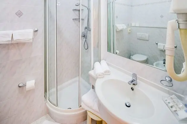 Comfort Tek Büyük veya İki Ayrı Yataklı Oda, Balkon