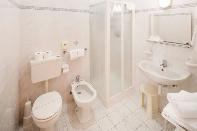 Comfort Tek Büyük veya İki Ayrı Yataklı Oda, Balkon