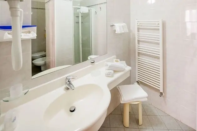 Comfort Tek Büyük veya İki Ayrı Yataklı Oda, Balkon