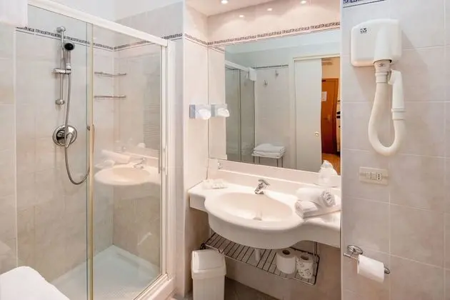 Comfort Tek Büyük veya İki Ayrı Yataklı Oda, Balkon