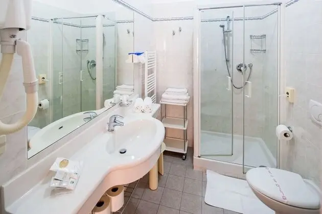 Comfort Tek Büyük veya İki Ayrı Yataklı Oda, Balkon