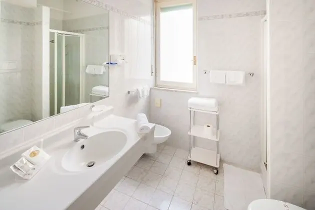 Comfort Tek Büyük veya İki Ayrı Yataklı Oda, Balkon