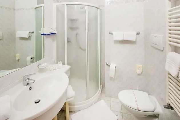 Comfort Tek Büyük veya İki Ayrı Yataklı Oda, Balkon