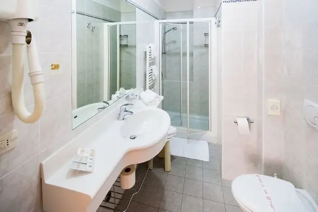 Comfort Tek Büyük veya İki Ayrı Yataklı Oda, Balkon