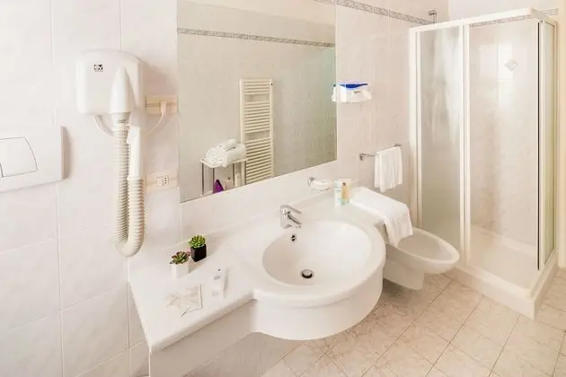 Comfort Tek Büyük veya İki Ayrı Yataklı Oda, Balkon