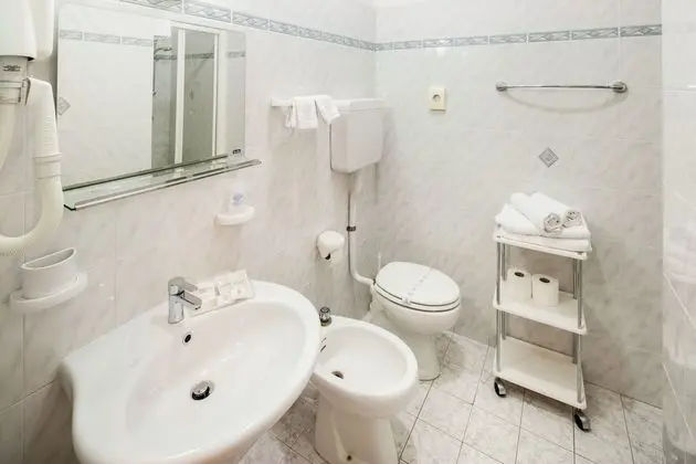 Standard Tek Büyük veya İki Ayrı Yataklı Oda