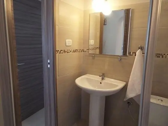 Dört Kişilik Oda (Camera 2)