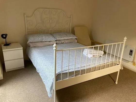 Apart Daire, 1 Büyük (Queen) Boy Yatak