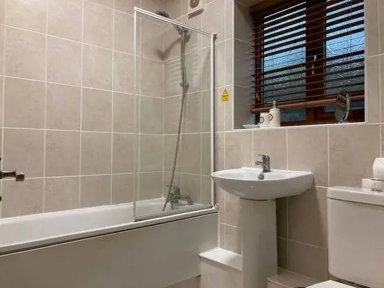 Apart Daire, 1 Büyük (Queen) Boy Yatak