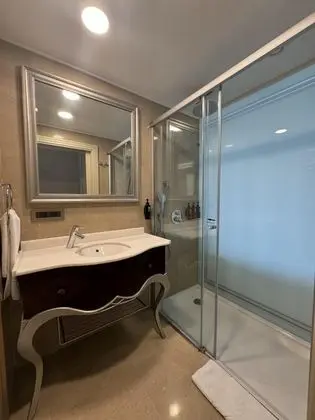 Standart Oda, Kara Manzaralı