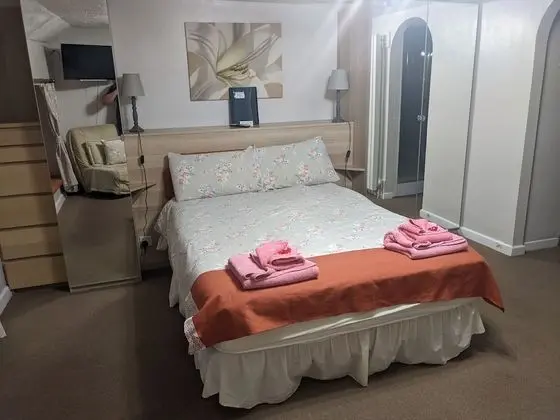 Tek Büyük Yataklı Oda, Banyolu/Duşlu