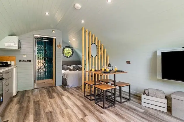 Kulübe, Özel Banyo