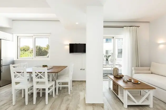 Süit, 2 Yatak Odası, Havuz Manzaralı