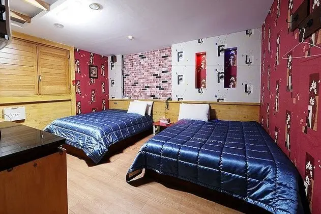 İki Ayrı Yataklı Oda, 2 Çift Kişilik Yatak