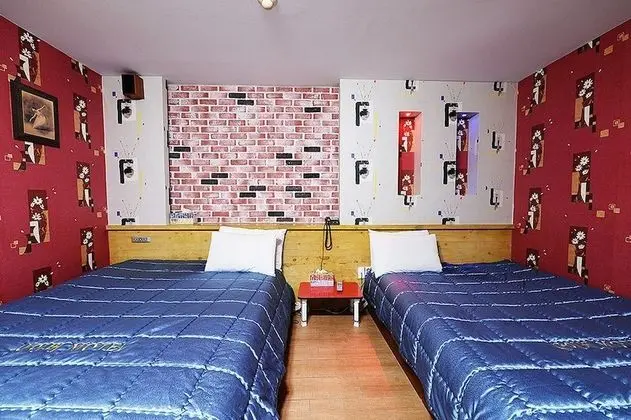 İki Ayrı Yataklı Oda, 2 Çift Kişilik Yatak