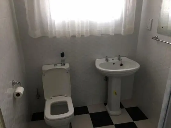 Basic Tek Büyük Yataklı Oda