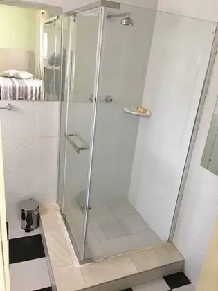 Basic Tek Büyük Yataklı Oda
