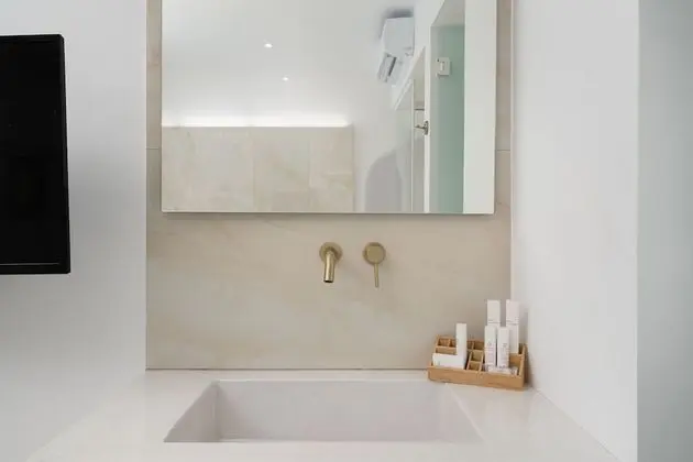 Cave Suite with Spa & Steam Room