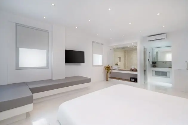 Sea View Suite with Private Pool & Steam Room