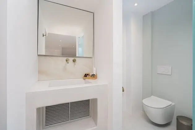 Sea View Suite with Spa & Steam Room