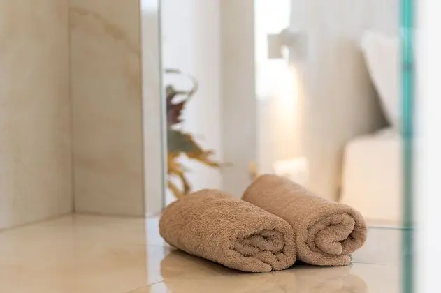 Sea View Suite with Spa & Steam Room