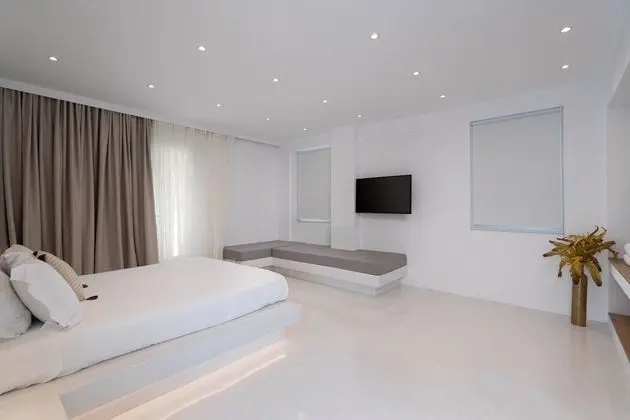 Sea View Suite with Spa & Steam Room