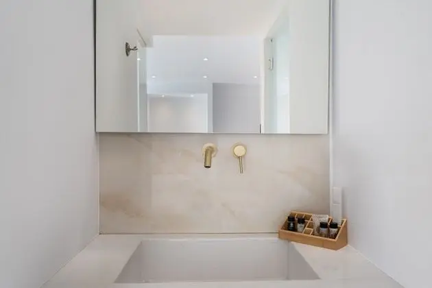 Sea View Suite with Spa & Steam Room