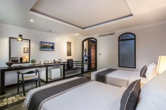 Deluxe Tek Büyük veya İki Ayrı Yataklı Oda (With Private Balcony-Free Pick UP)