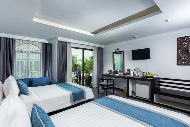 Deluxe Tek Büyük veya İki Ayrı Yataklı Oda (With Private Balcony-Free Pick UP)