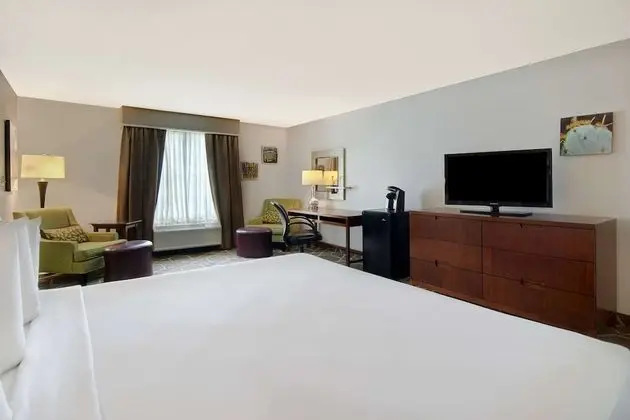 Oda, 1 En Büyük (King) Boy Yatak, Sigara İçilmez, Golf Manzaralı