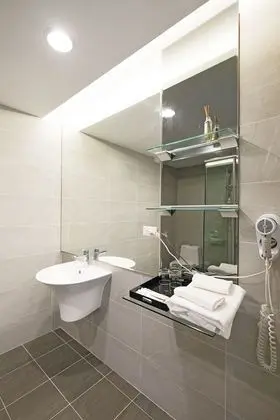 Dört Kişilik Oda, 2 Çift Kişilik Yatak, Balkon