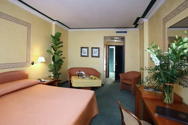 Junior Suit Standard