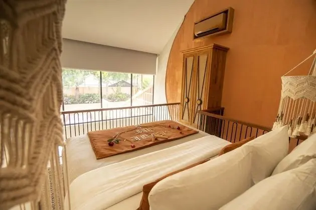 Grand 1 Bedroom Villa with Private Pool & Bathtub