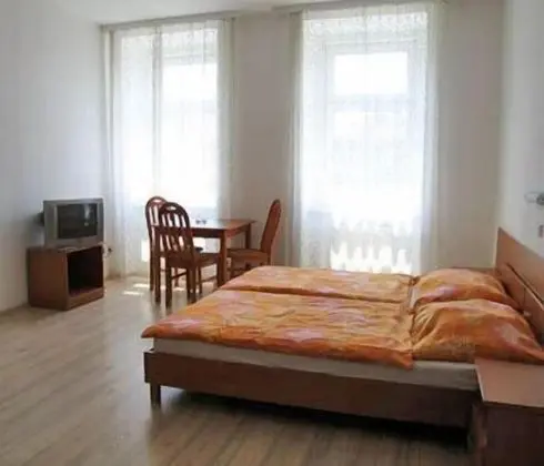 Üç Kişilik Oda