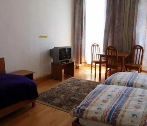 Üç Kişilik Oda
