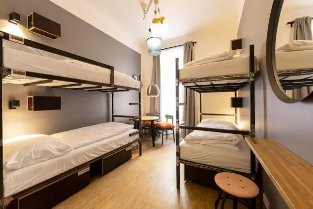 4-6 Bed Dormitory with Private Bathroom