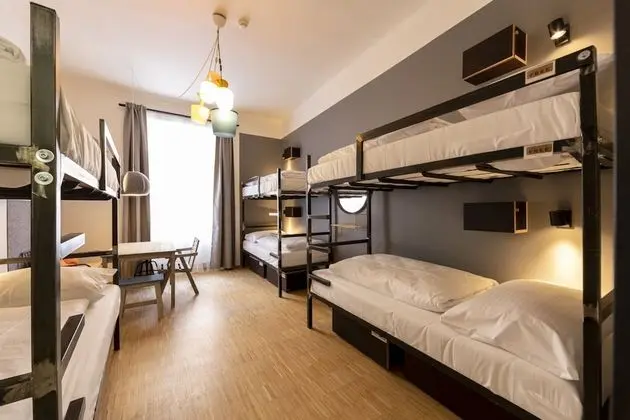 4-6 Bed Dormitory with Private Bathroom